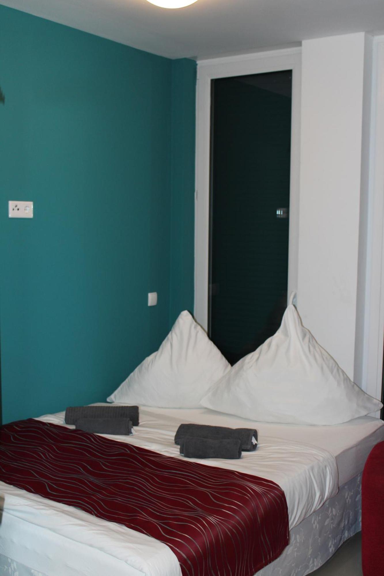 Momomotel - Self Check-In Hotel Am Stadion Colonia Exterior foto